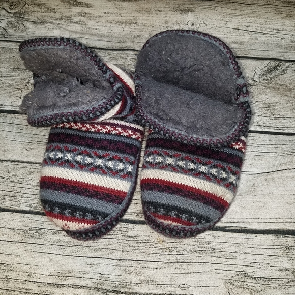 Muk Luks Shoes - muk luks Knit slippers Size Small (5-6).